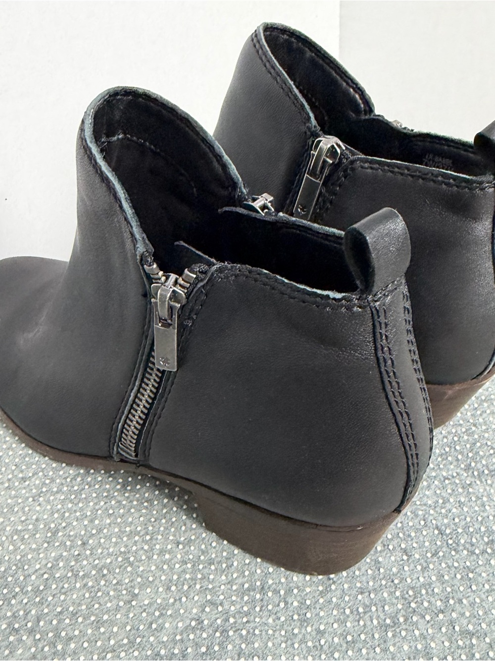 Lucky Brand Women’s Black Ankle Bootie with Side Zipper size 7w - Picture 7 of 9